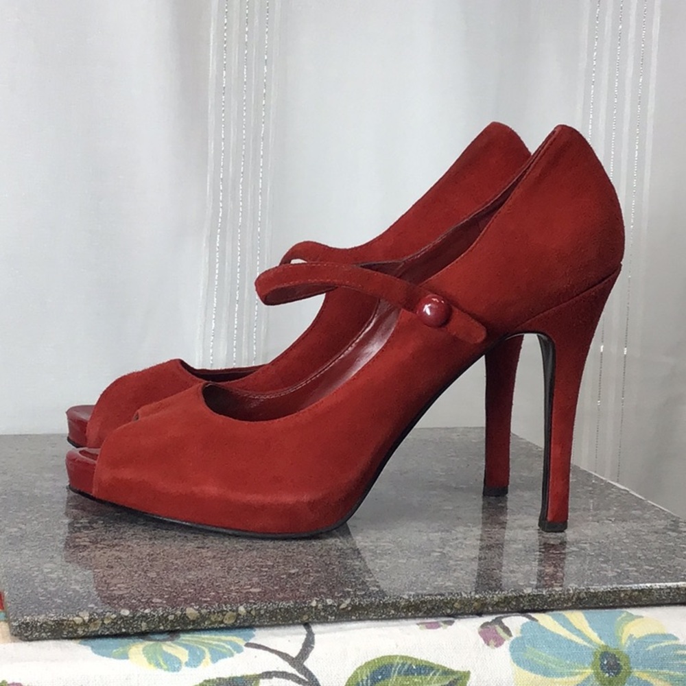 🪭 Nine West Luminous Brick Red Suede Ankle Strap Peep Toe Heels Sz.8.5 - Picture 1 of 10